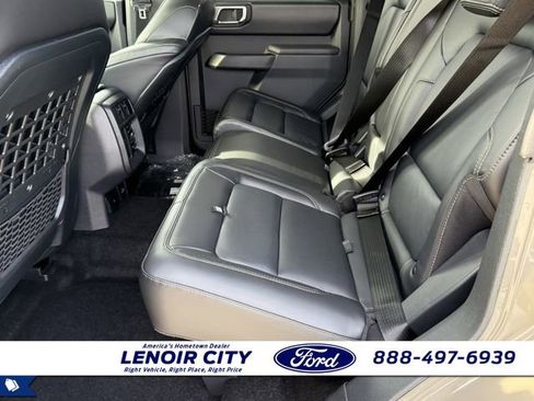 New 2025 Ford Bronco Badlands w/ Sasquatch Package AWD/4WD image 11