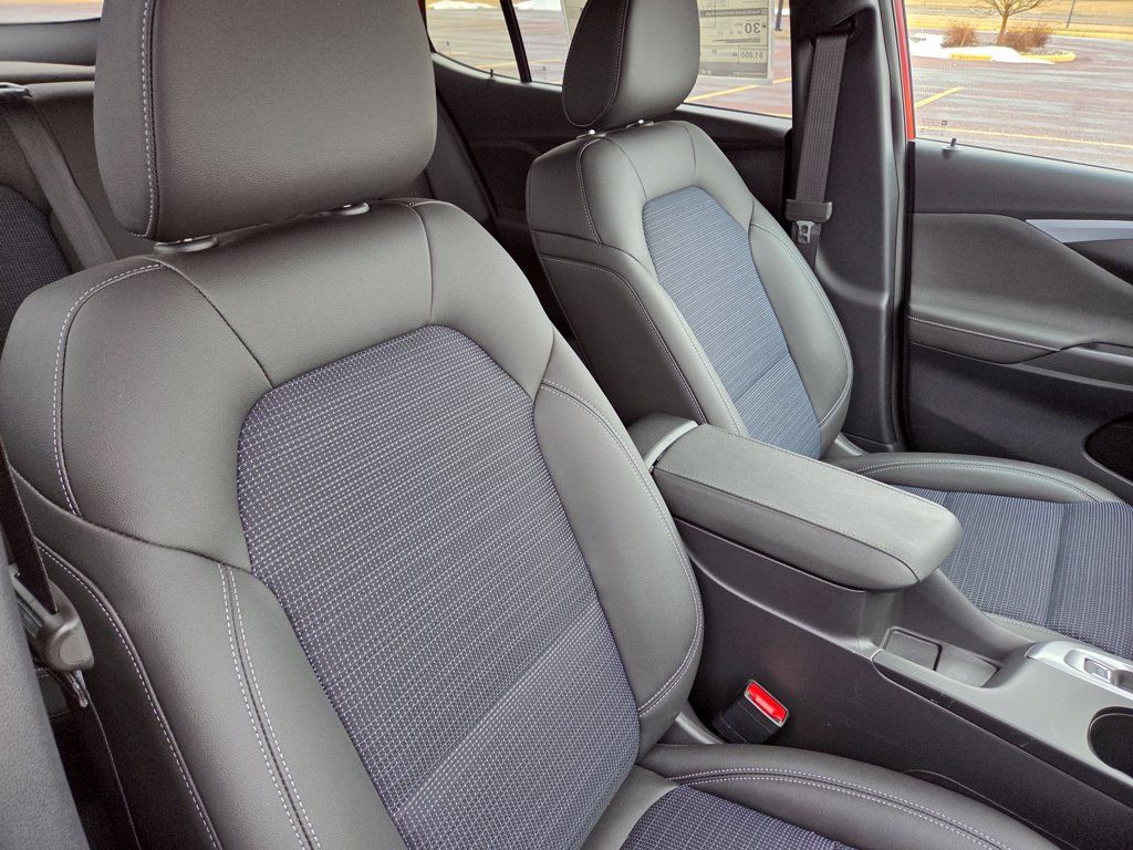 New 2026 Buick Envista Sport Touring w/ Convenience I Package FWD image 32