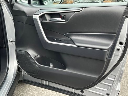 Used 2025 Toyota RAV4 XLE image 13