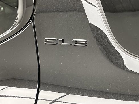 Certified 2023 GMC Acadia SLE w/ Driver Convenience Package image 35