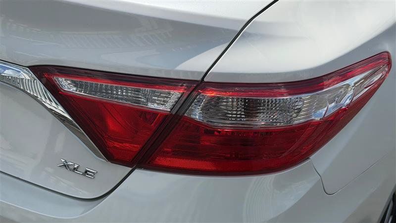 Used 2015 Toyota Camry XLE FWD image 14