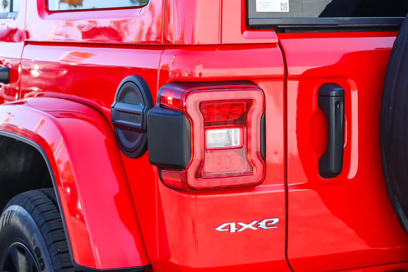Used 2024 Jeep Wrangler Unlimited Sahara AWD/4WD image 7