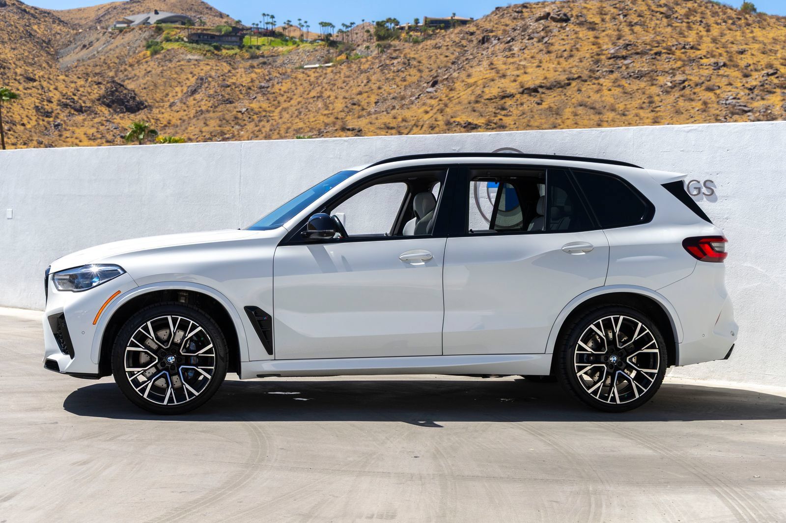 Used 2021 BMW X5 M w/ Competition Package AWD/4WD image 3