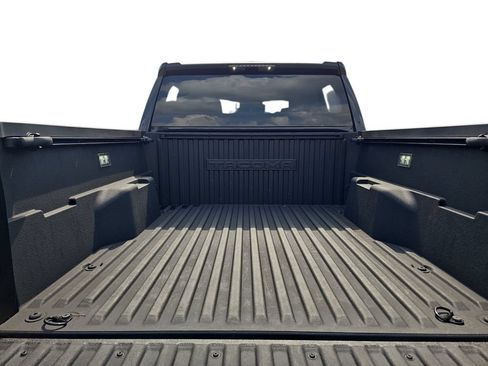 Used 2025 Toyota Tacoma SR5 AWD/4WD image 29