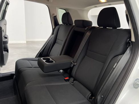 Used 2024 Nissan Rogue S FWD image 16