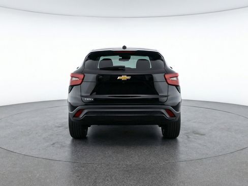 Used 2025 Chevrolet Trax LT FWD image 7