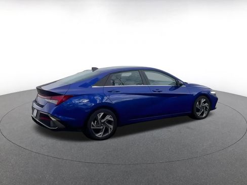Used 2025 Hyundai Elantra SEL image 15