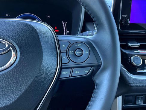 Used 2024 Toyota Corolla Cross XSE w/ Convenience Package image 25