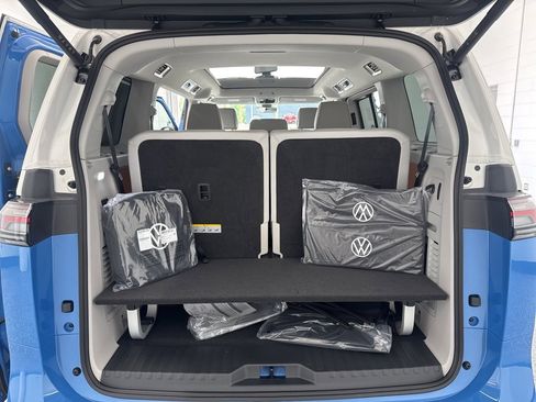 New 2025 Volkswagen ID. Buzz Pro S Plus image 24