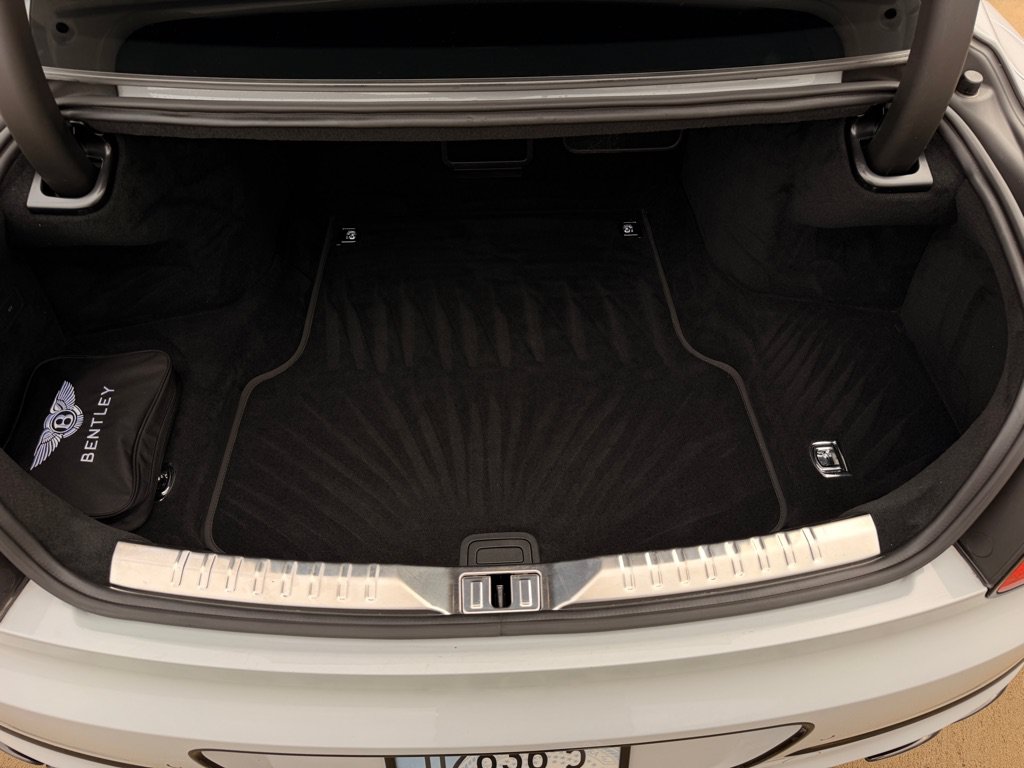Used 2021 Bentley Flying Spur V8 AWD/4WD image 24