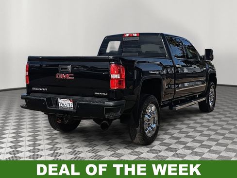 Used 2018 GMC Sierra 2500 Denali w/ Duramax Plus Package image 3
