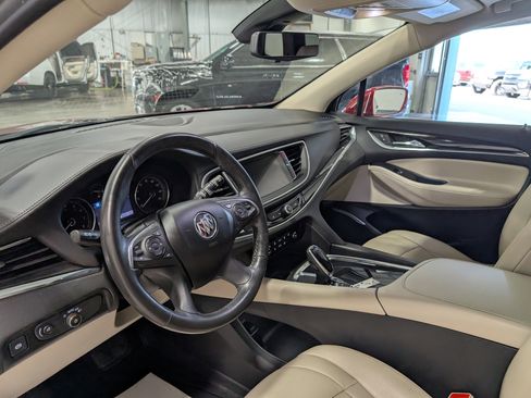 Used 2020 Buick Enclave Essence w/ Sound and Sites Package image 17