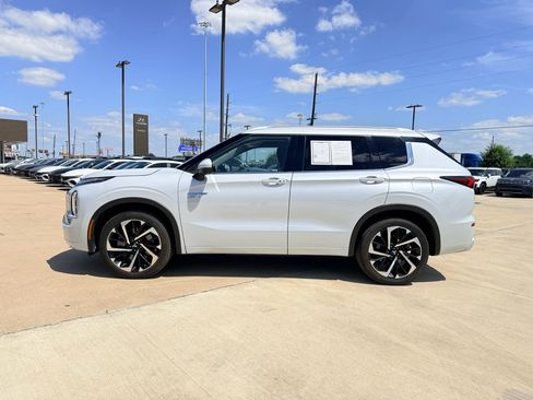 Used 2024 Mitsubishi Outlander SEL AWD/4WD image 10