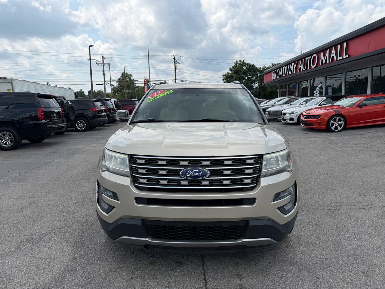 Used 2017 Ford Explorer XLT FWD image 8