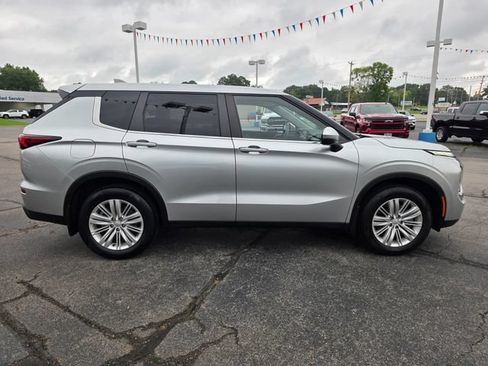 Used 2024 Mitsubishi Outlander ES FWD image 15