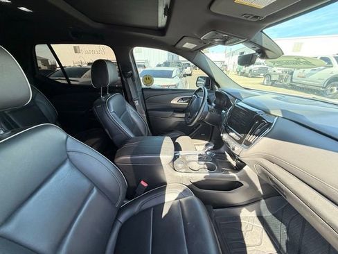 Used 2023 Chevrolet Traverse Premier w/ Redline Edition FWD image 7
