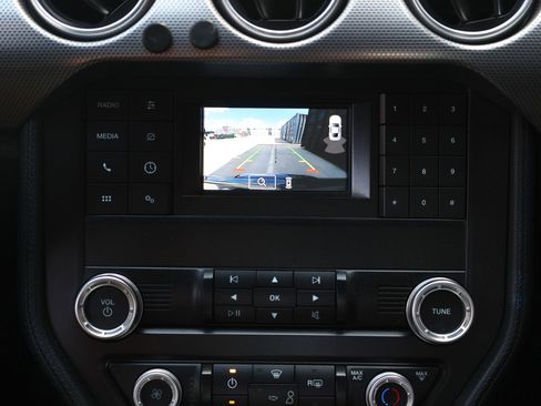 Used 2021 Ford Mustang GT w/ Black Accent Package RWD image 38