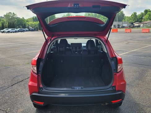 Used 2018 Honda HR-V LX image 11