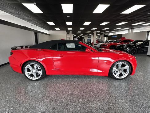 Used 2019 Chevrolet Camaro SS RWD image 6