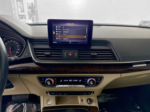 Used 2020 Audi Q5 2.0T Premium image 15