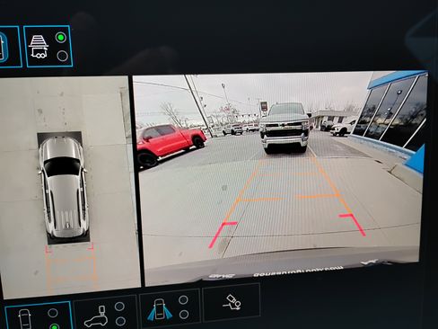 Used 2025 GMC Acadia Elevation image 6