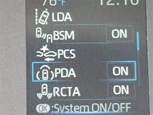 Used 2024 Toyota Corolla Cross LE image 6