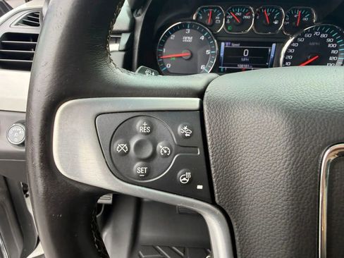 Used 2017 GMC Yukon XL SLT w/ Premium Edition AWD/4WD image 19