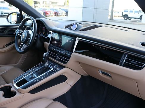 Used 2020 Porsche Macan image 17