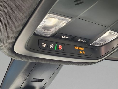 Certified 2023 Chevrolet Traverse LT image 9