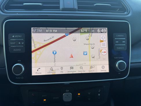 Used 2020 Nissan Leaf SV w/ SV Technology Package FWD image 19