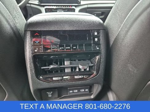 New 2026 Jeep Grand Cherokee L Limited w/ Luxury Tech Group II AWD/4WD image 17