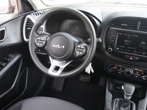 Used 2023 Kia Soul LX FWD image 23