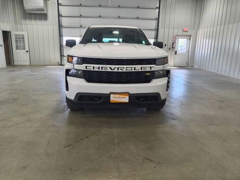 Used 2019 Chevrolet Silverado 1500 Custom AWD/4WD image 3