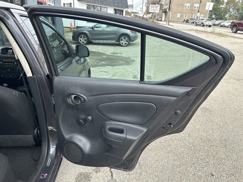 Used 2015 Nissan Versa S Plus FWD image 27