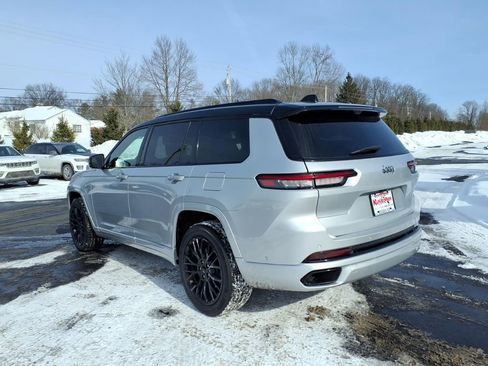 Used 2022 Jeep Grand Cherokee L Summit AWD/4WD image 3
