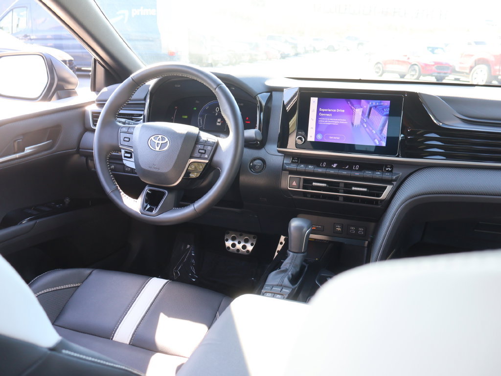 Used 2026 Toyota Camry SE FWD image 12