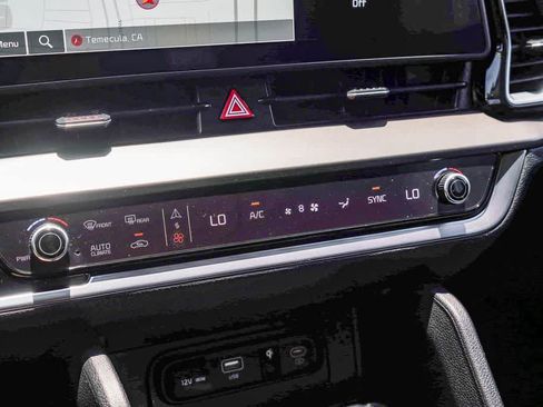 Certified 2025 Kia Sportage EX FWD image 21