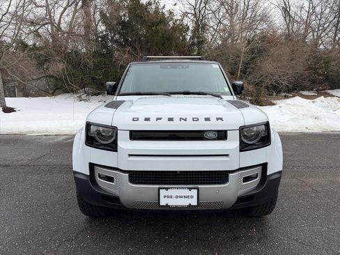 Used 2023 Land Rover Defender 130 SE image 8