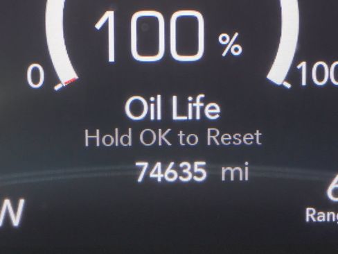 Used 2020 Chrysler Pacifica Touring-L Plus w/ Tire & Wheel Group FWD image 14