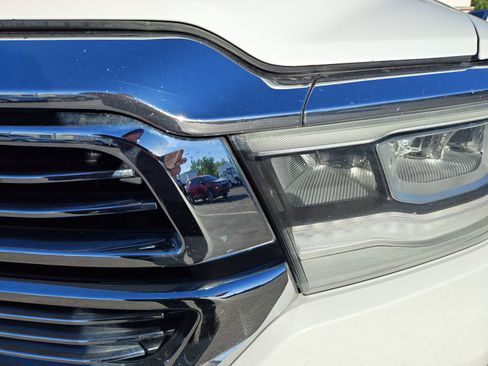 Used 2021 RAM 1500 Laramie AWD/4WD image 9