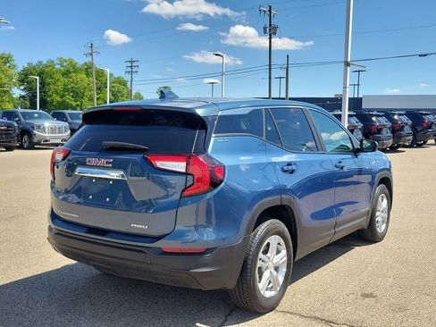 Used 2024 GMC Terrain SLE AWD/4WD image 4