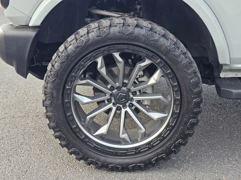 Used 2023 Ford Bronco Outer Banks image 8