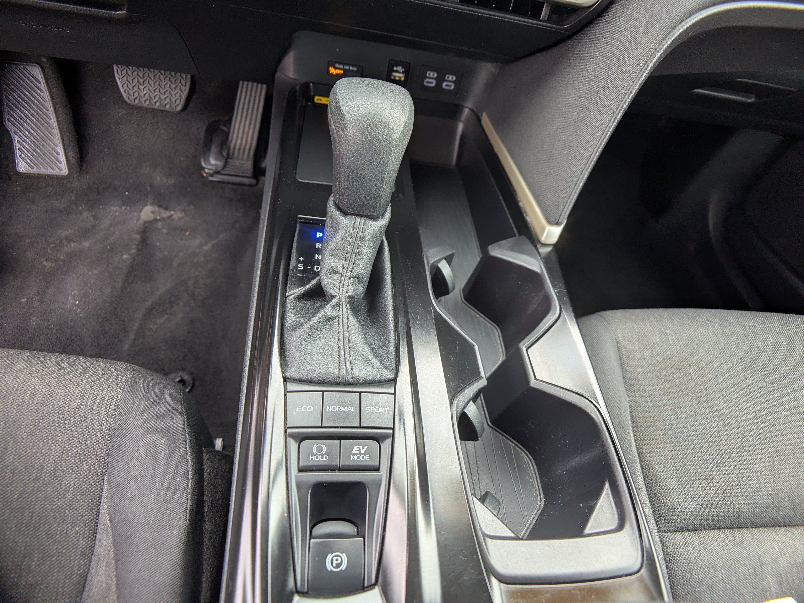 Used 2025 Toyota Camry LE FWD image 21