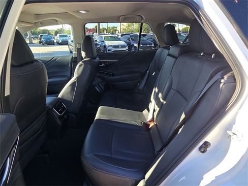 Used 2023 Subaru Outback Limited image 14