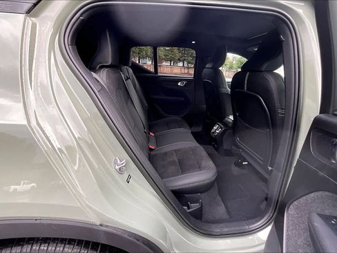 Used 2023 Volvo XC40 Recharge Ultimate image 30