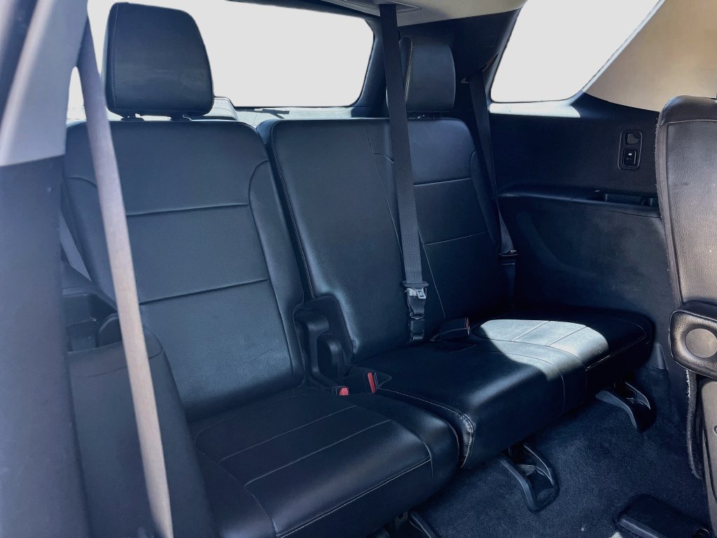 Used 2018 Chevrolet Traverse Premier w/ Redline Edition FWD image 29