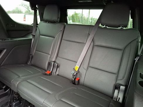 Used 2022 Chevrolet Tahoe LT w/ Luxury Package image 9