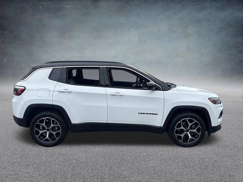 Used 2025 Jeep Compass Limited AWD/4WD image 5