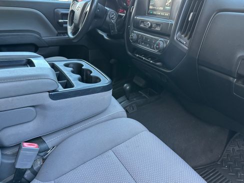 Used 2018 Chevrolet Silverado 1500 Custom w/ Custom Value Package AWD/4WD image 17