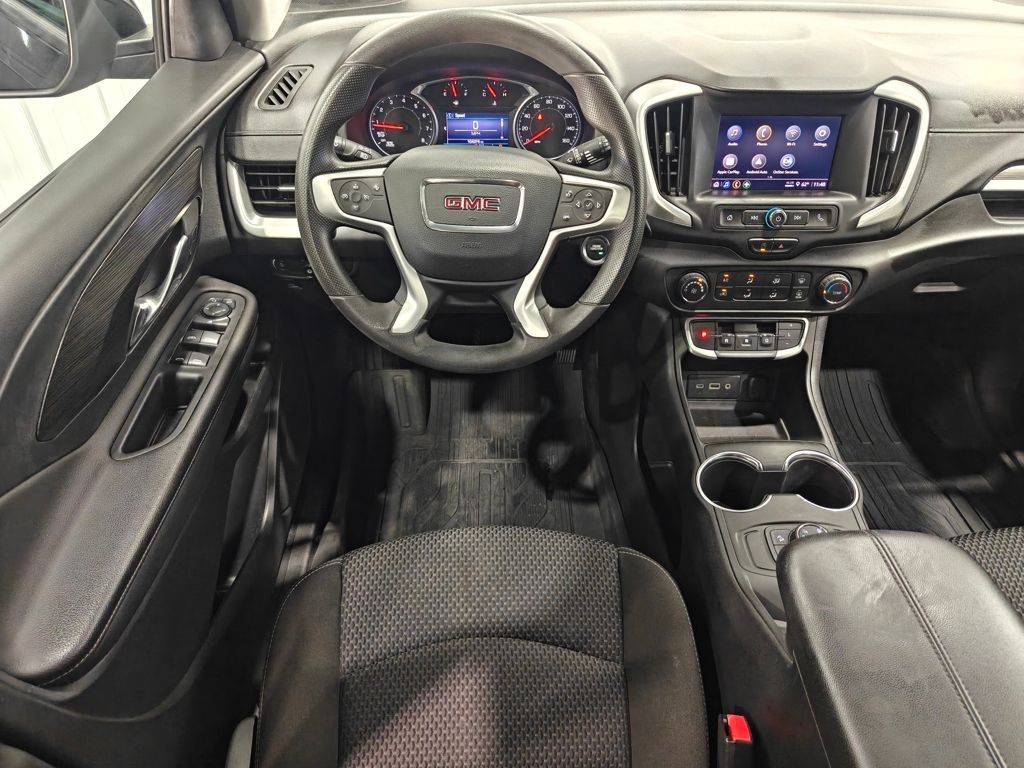 Used 2022 GMC Terrain SLE w/ LPO, Floor Liner Package AWD/4WD image 4